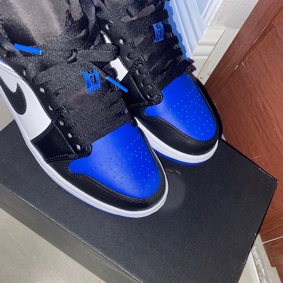 Air Jordan 1 Low Royal Toe - Picture 3 of 5